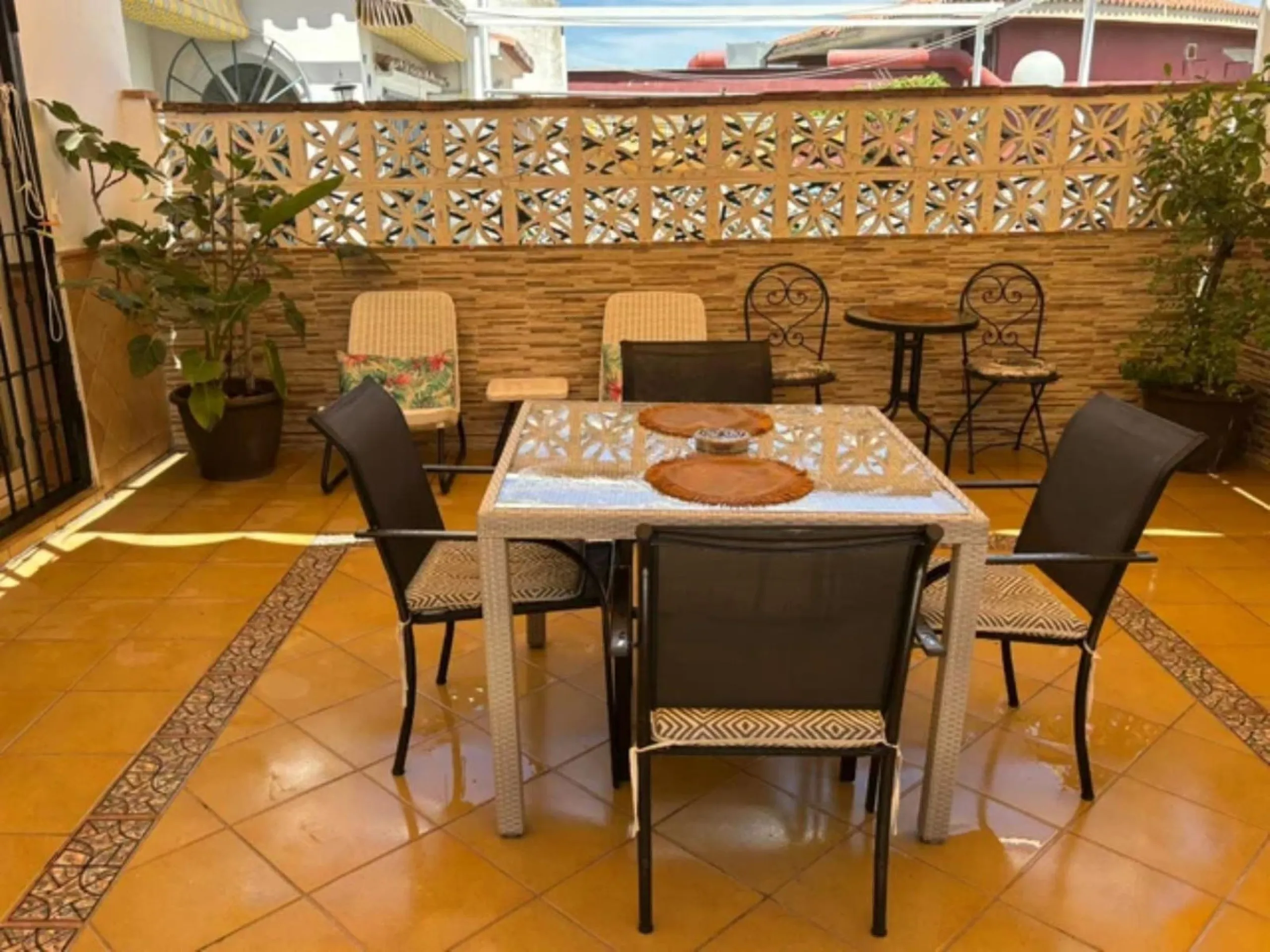 Elegant Semi-Detached Residence in Alhaurín de la Torre