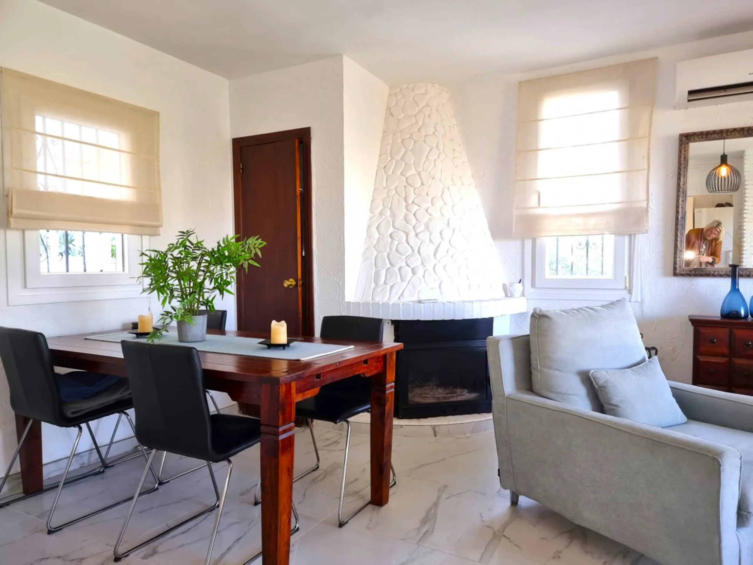 House - Semi-Detached House в продаже в Benalmadena, Málaga. В доме 2 спален и 2 ванных комнат. Площадь дома 93 м². Площадь участка 101 м²