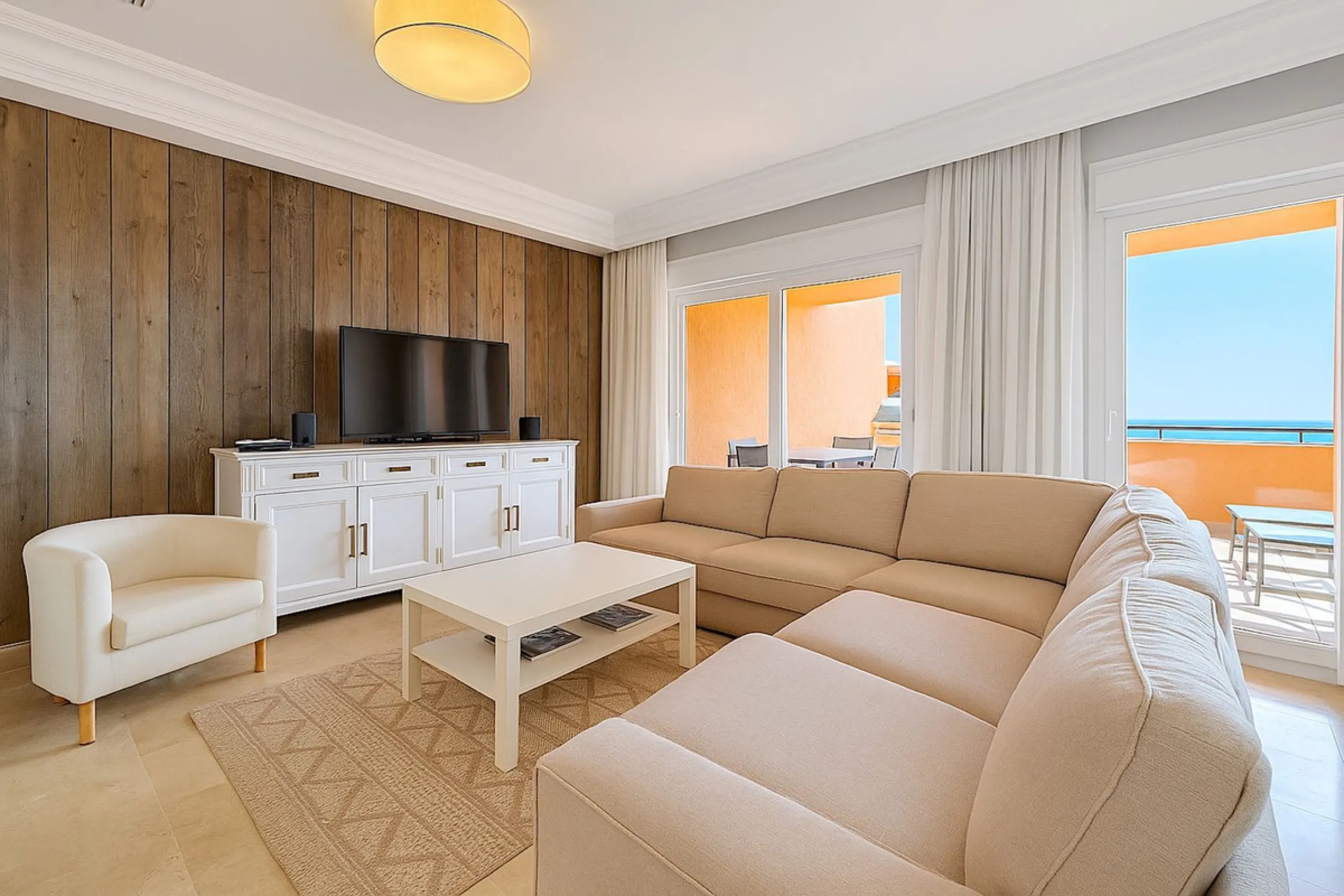 This is a fantastic property situated in Bermuda Beach, in an enviable front line beach position offering panoramic sea views. The property has been renovated to a high standard including a new kitchen and bathrooms in a modern contemporary style. The res