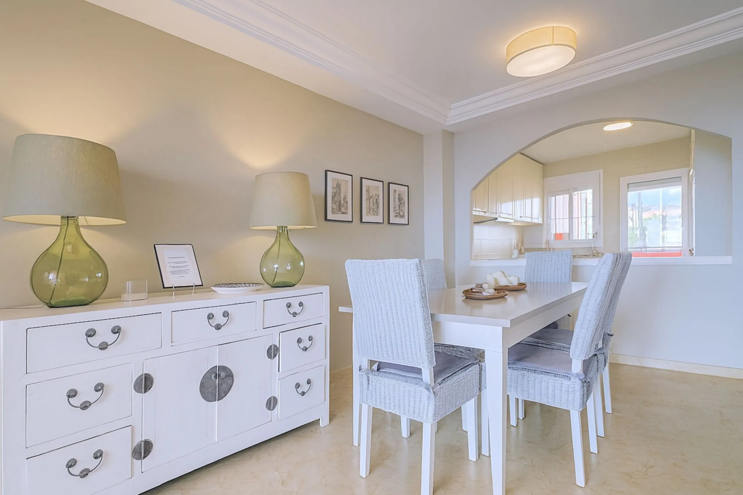 This is a fantastic property situated in Bermuda Beach, in an enviable front line beach position offering panoramic sea views. The property has been renovated to a high standard including a new kitchen and bathrooms in a modern contemporary style. The res