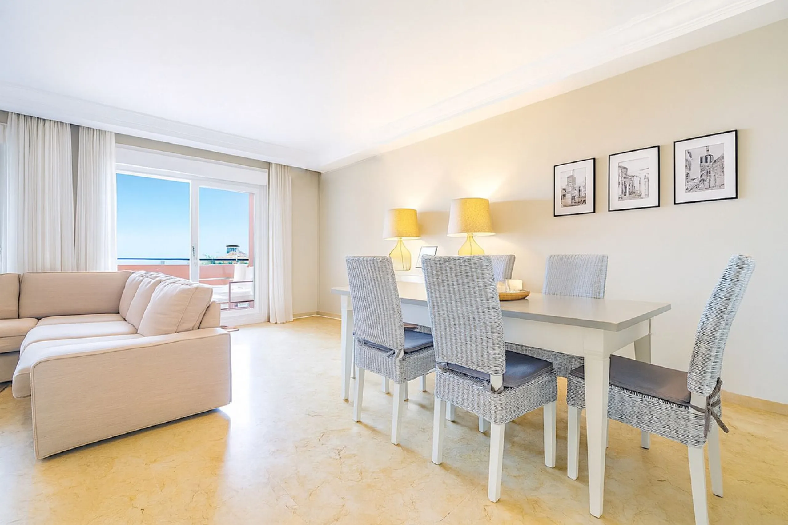 This is a fantastic property situated in Bermuda Beach, in an enviable front line beach position offering panoramic sea views. The property has been renovated to a high standard including a new kitchen and bathrooms in a modern contemporary style. The res