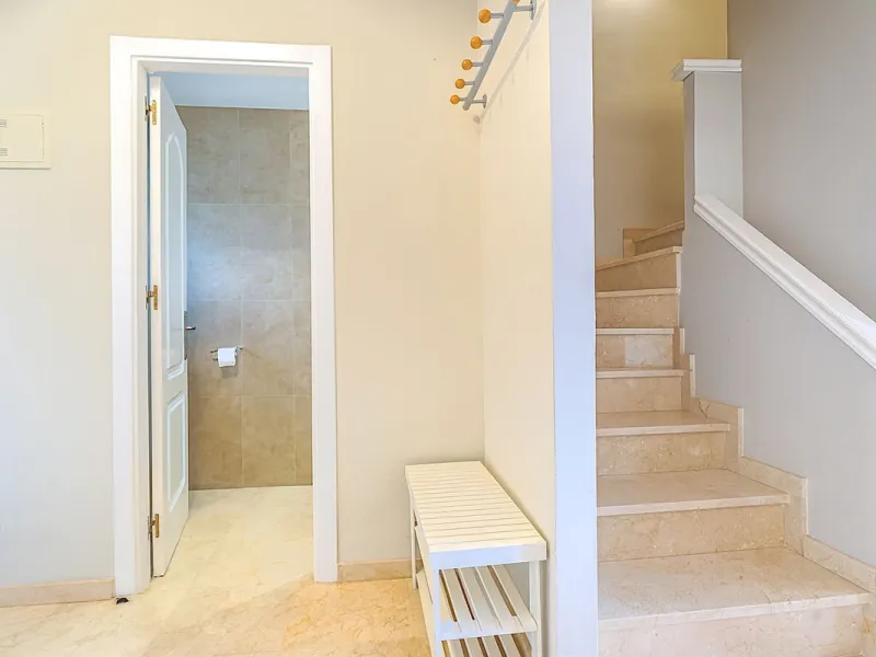 This is a fantastic property situated in Bermuda Beach, in an enviable front line beach position offering panoramic sea views. The property has been renovated to a high standard including a new kitchen and bathrooms in a modern contemporary style. The res