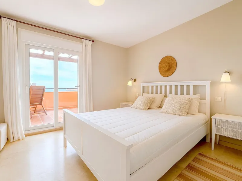 This is a fantastic property situated in Bermuda Beach, in an enviable front line beach position offering panoramic sea views. The property has been renovated to a high standard including a new kitchen and bathrooms in a modern contemporary style. The res