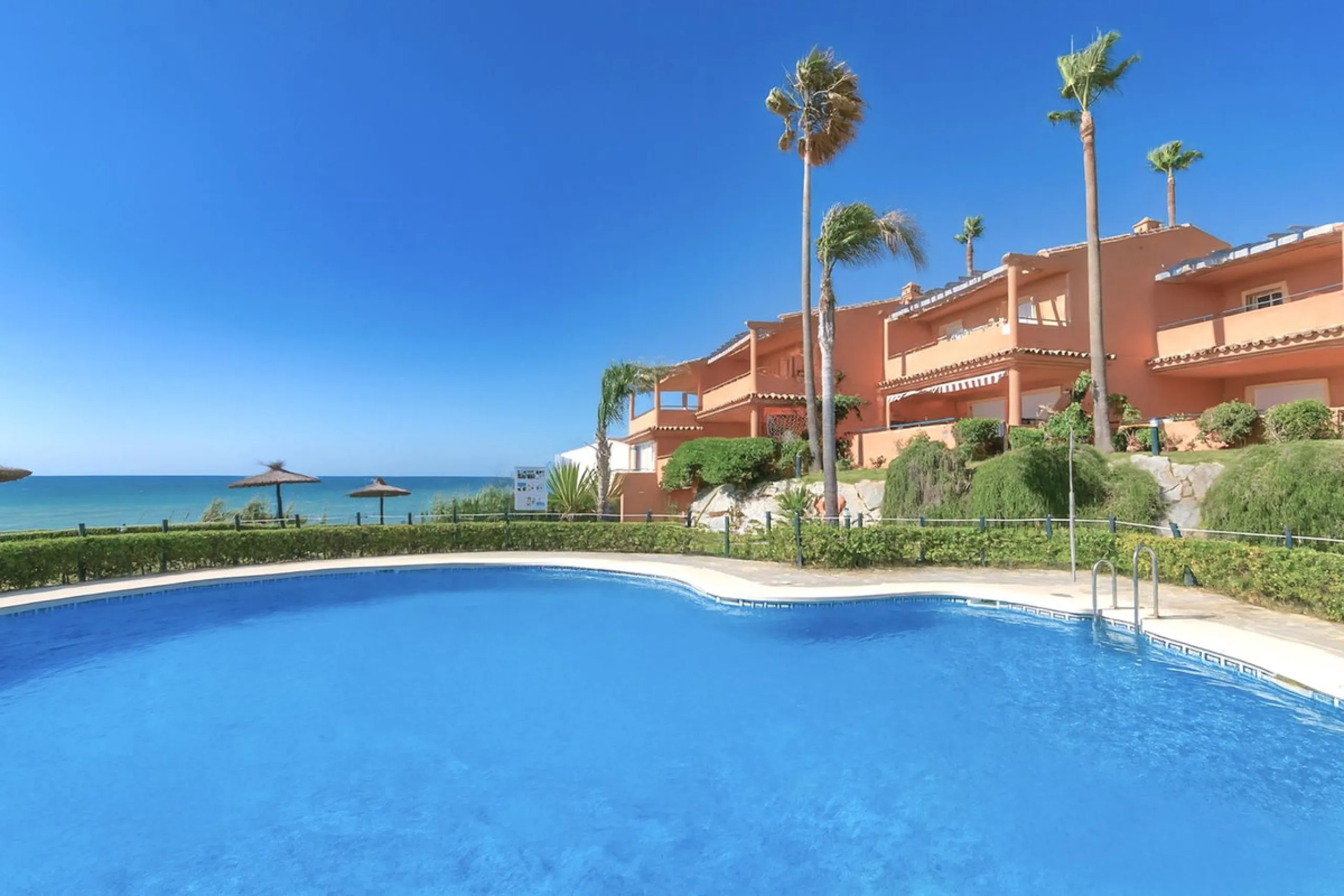 This is a fantastic property situated in Bermuda Beach, in an enviable front line beach position offering panoramic sea views. The property has been renovated to a high standard including a new kitchen and bathrooms in a modern contemporary style. The res