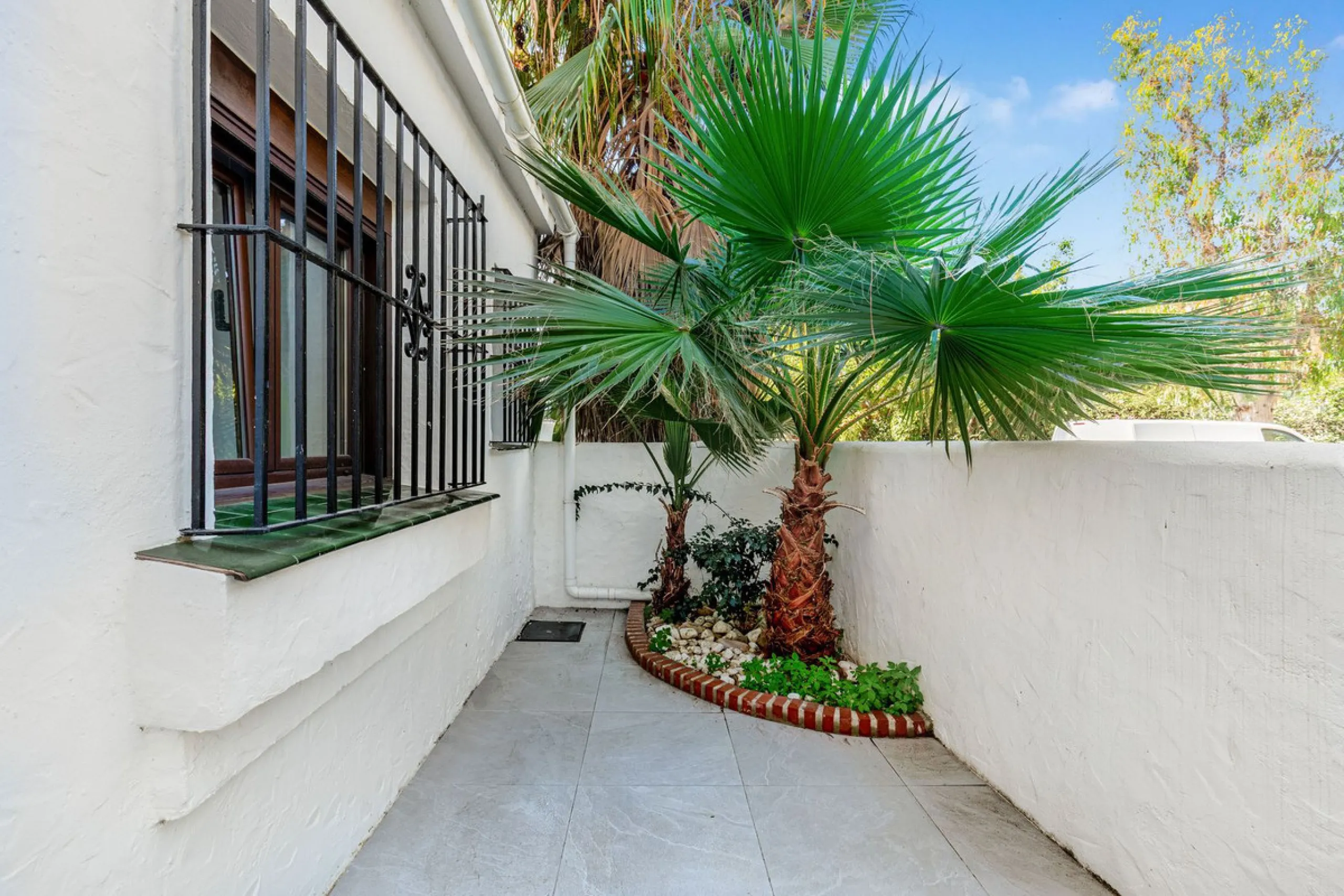 Modern 4-Bedroom Ground-Floor Apartment, Villa Marina (Puerto Banús)
