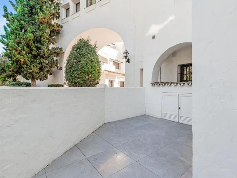 Modern 4-Bedroom Ground-Floor Apartment, Villa Marina (Puerto Banús)
