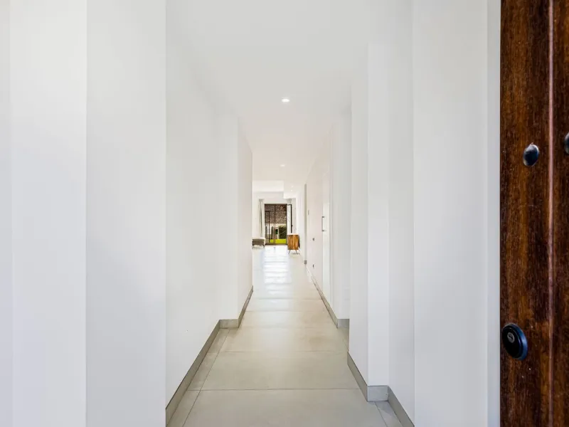 Modern 4-Bedroom Ground-Floor Apartment, Villa Marina (Puerto Banús)