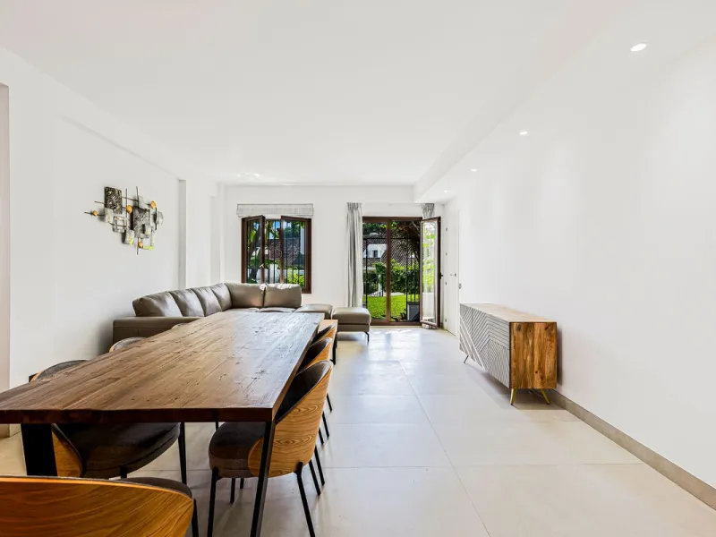 Modern 4-Bedroom Ground-Floor Apartment, Villa Marina (Puerto Banús)