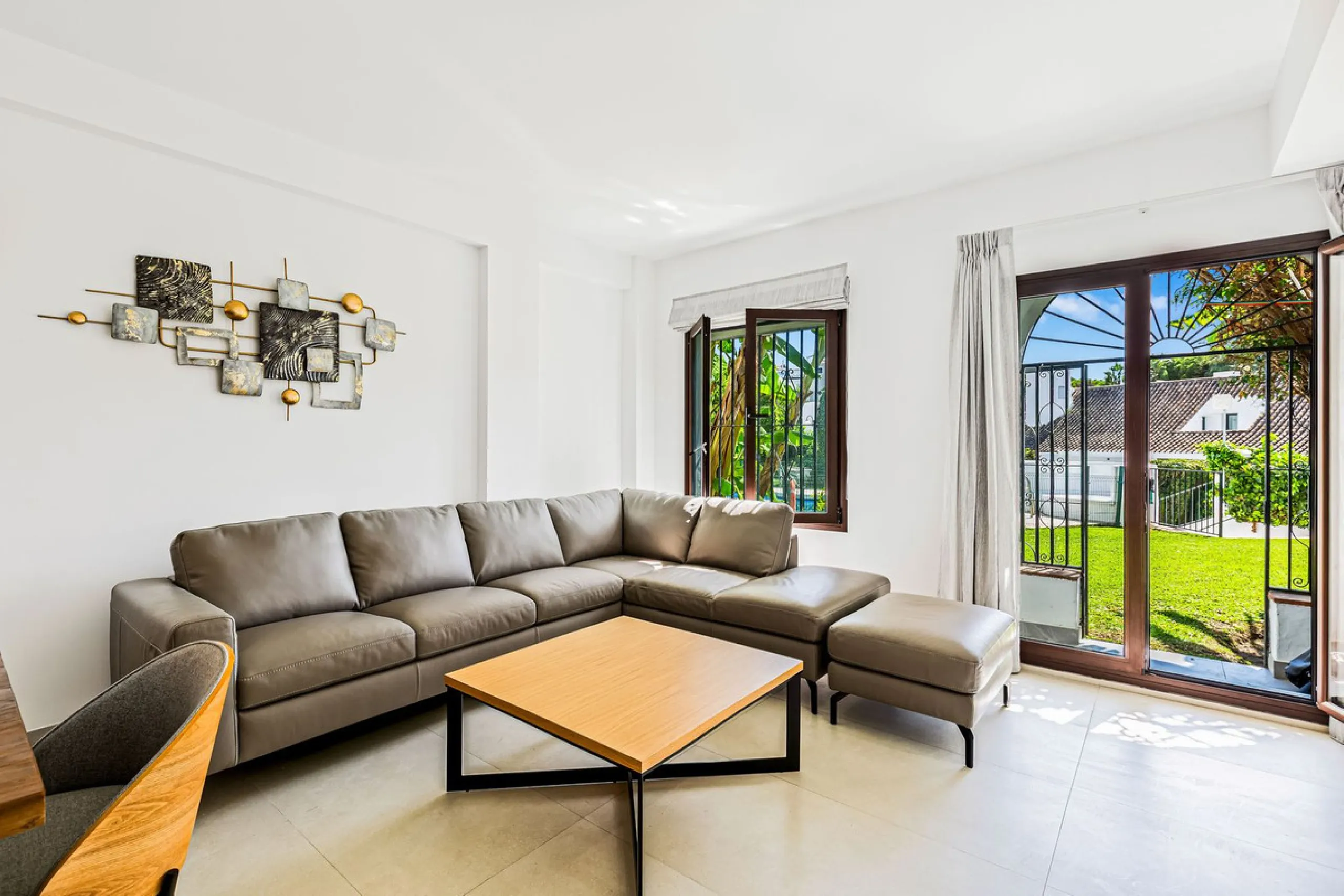 Modern 4-Bedroom Ground-Floor Apartment, Villa Marina (Puerto Banús)