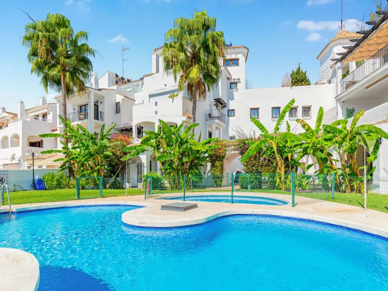 Modern 4-Bedroom Ground-Floor Apartment, Villa Marina (Puerto Banús)