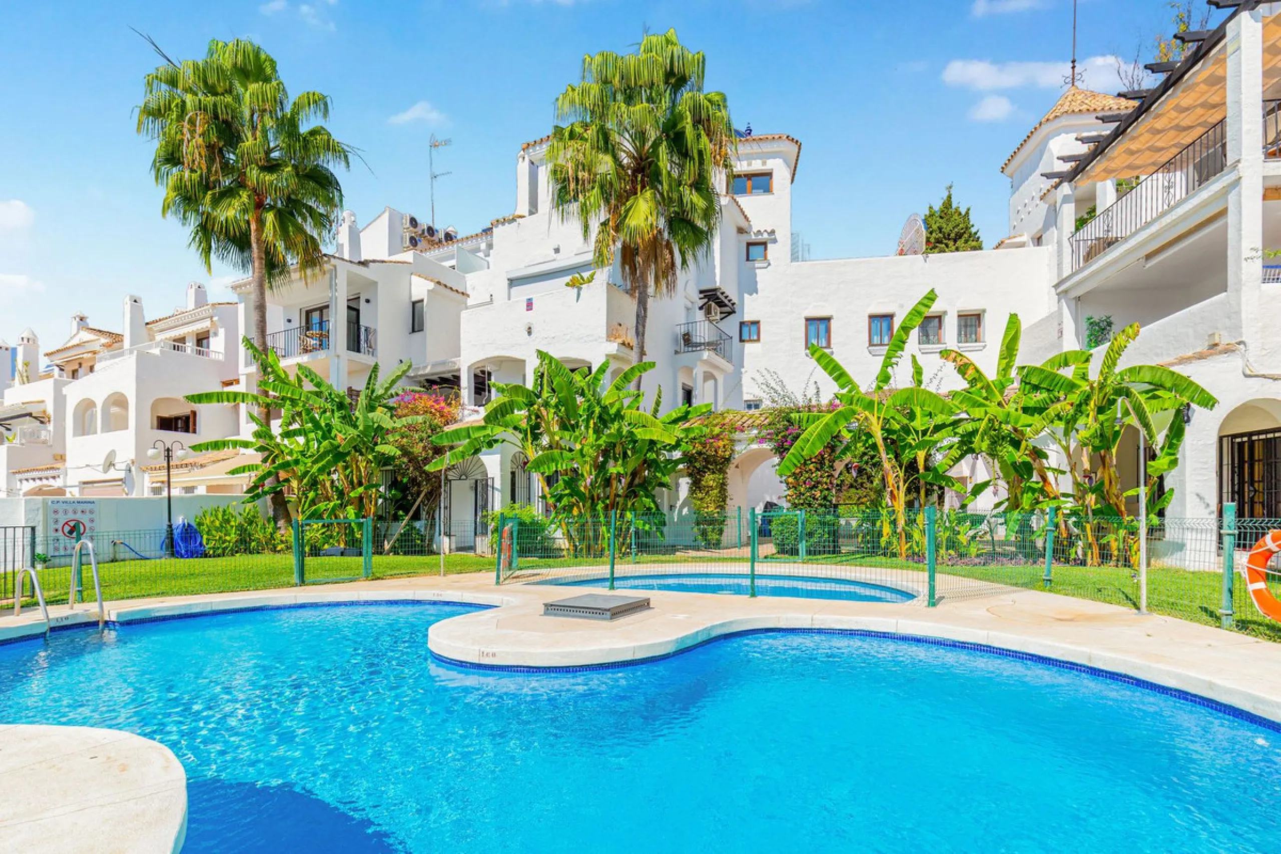Modern 4-Bedroom Ground-Floor Apartment, Villa Marina (Puerto Banús)