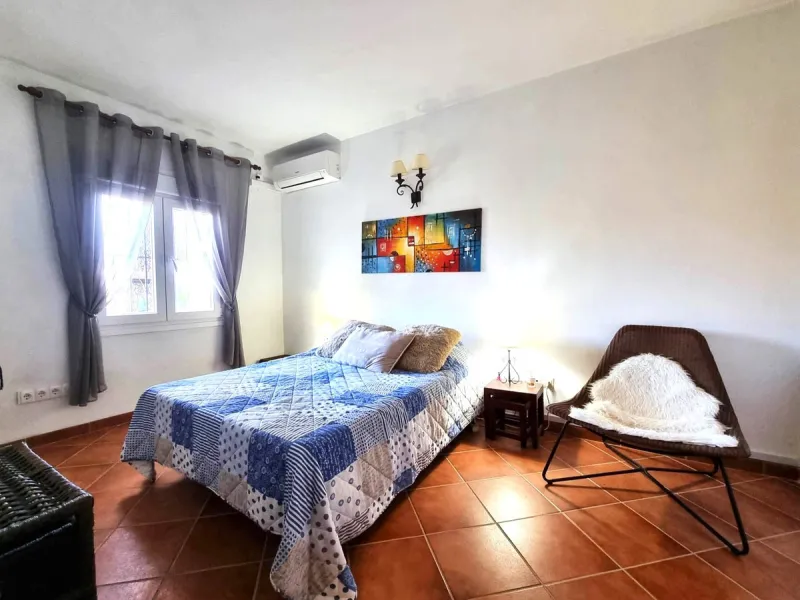 House - Semi-Detached House в продаже в Benalmadena, Málaga. В доме 2 спален и 2 ванных комнат. Площадь дома 93 м². Площадь участка 101 м²