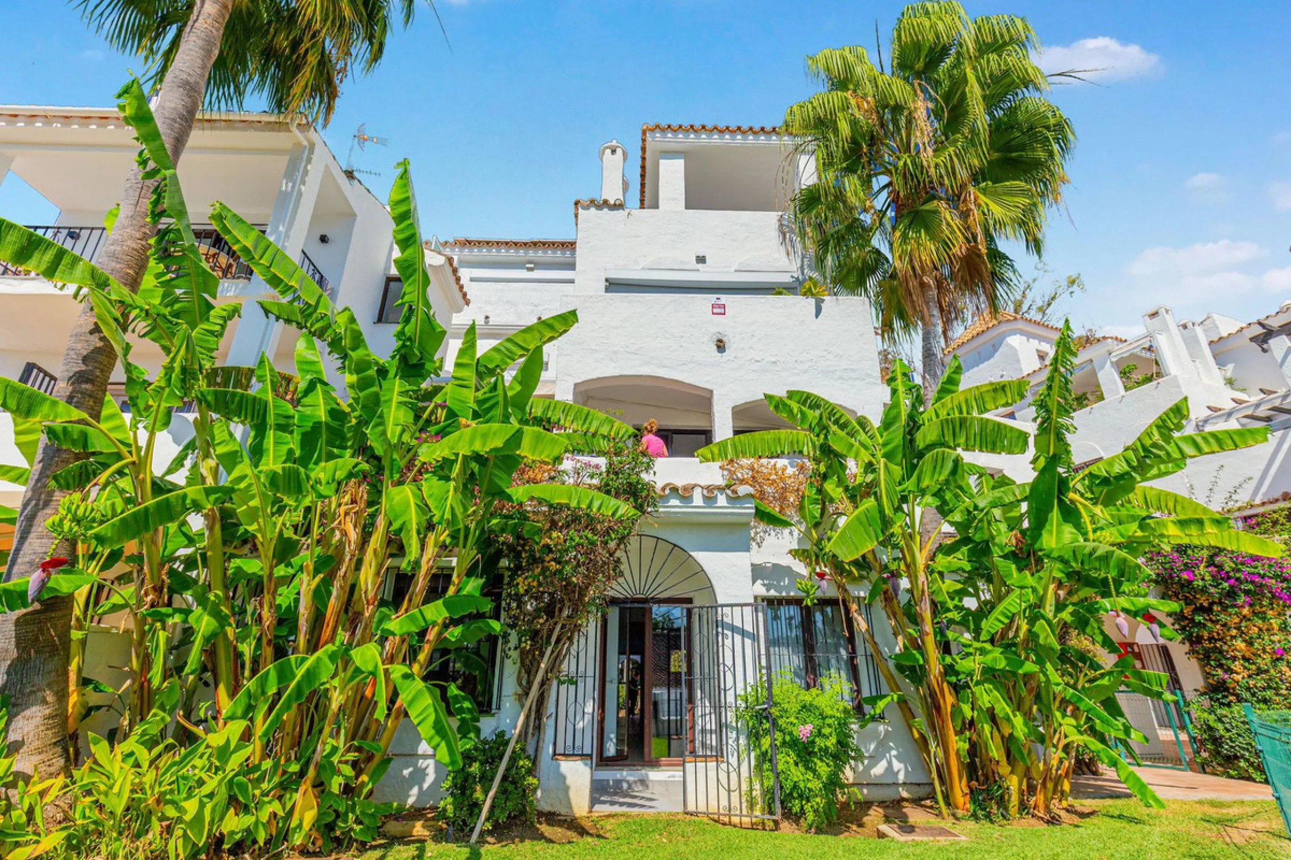 Modern 4-Bedroom Ground-Floor Apartment, Villa Marina (Puerto Banús)