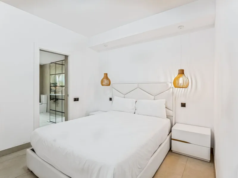 Modern 4-Bedroom Ground-Floor Apartment, Villa Marina (Puerto Banús)