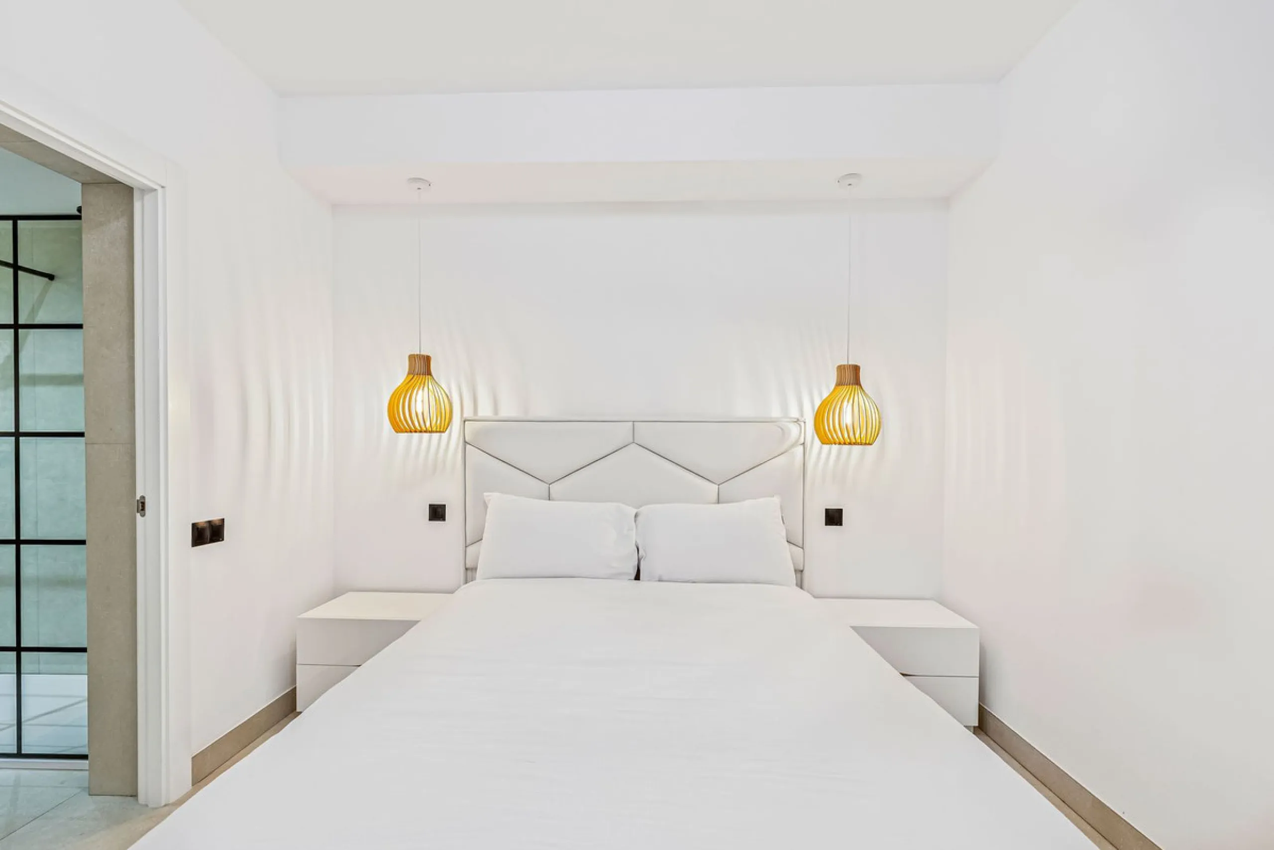 Modern 4-Bedroom Ground-Floor Apartment, Villa Marina (Puerto Banús)