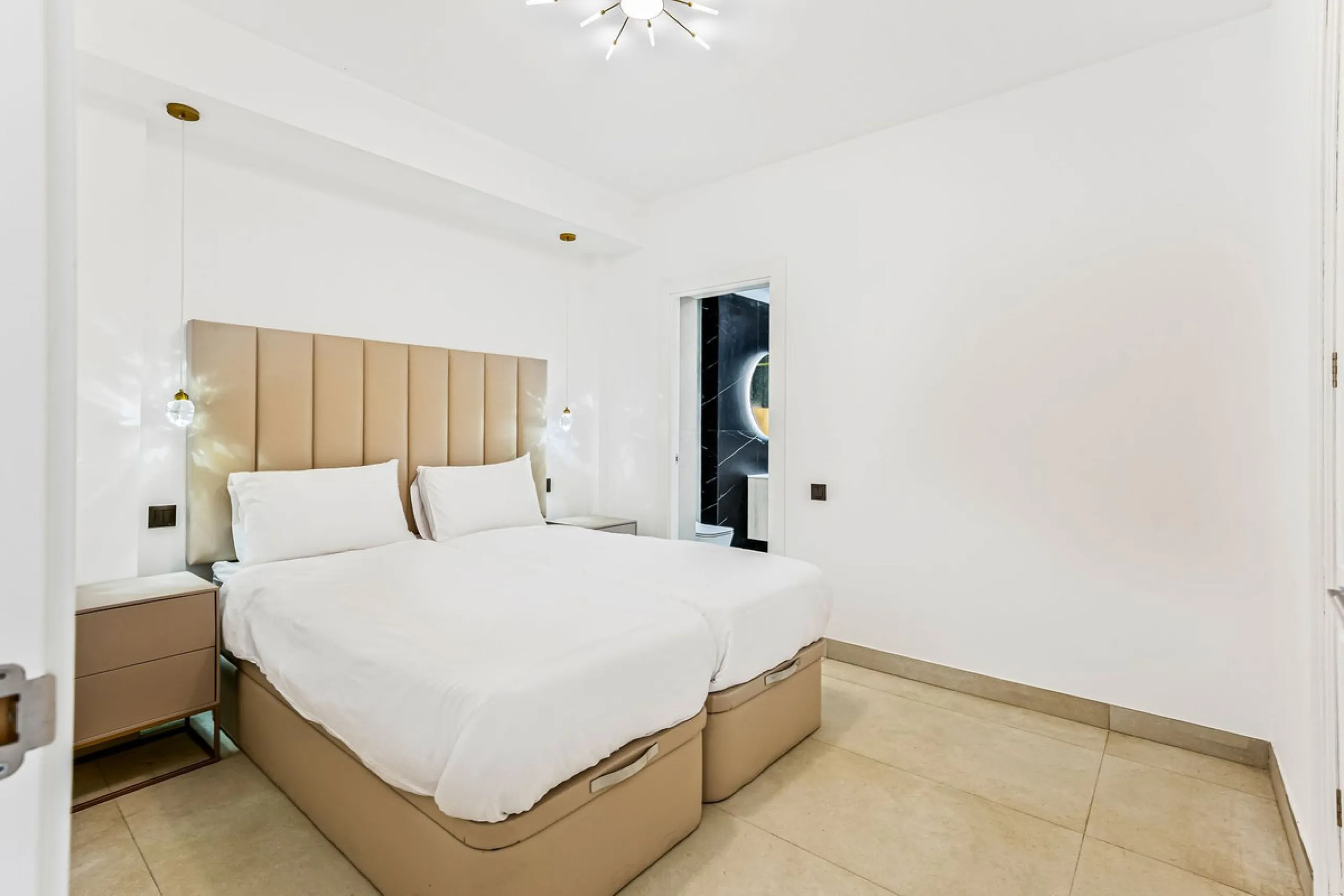 Modern 4-Bedroom Ground-Floor Apartment, Villa Marina (Puerto Banús)