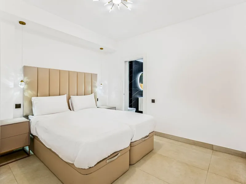 Modern 4-Bedroom Ground-Floor Apartment, Villa Marina (Puerto Banús)