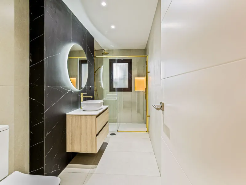 Modern 4-Bedroom Ground-Floor Apartment, Villa Marina (Puerto Banús)