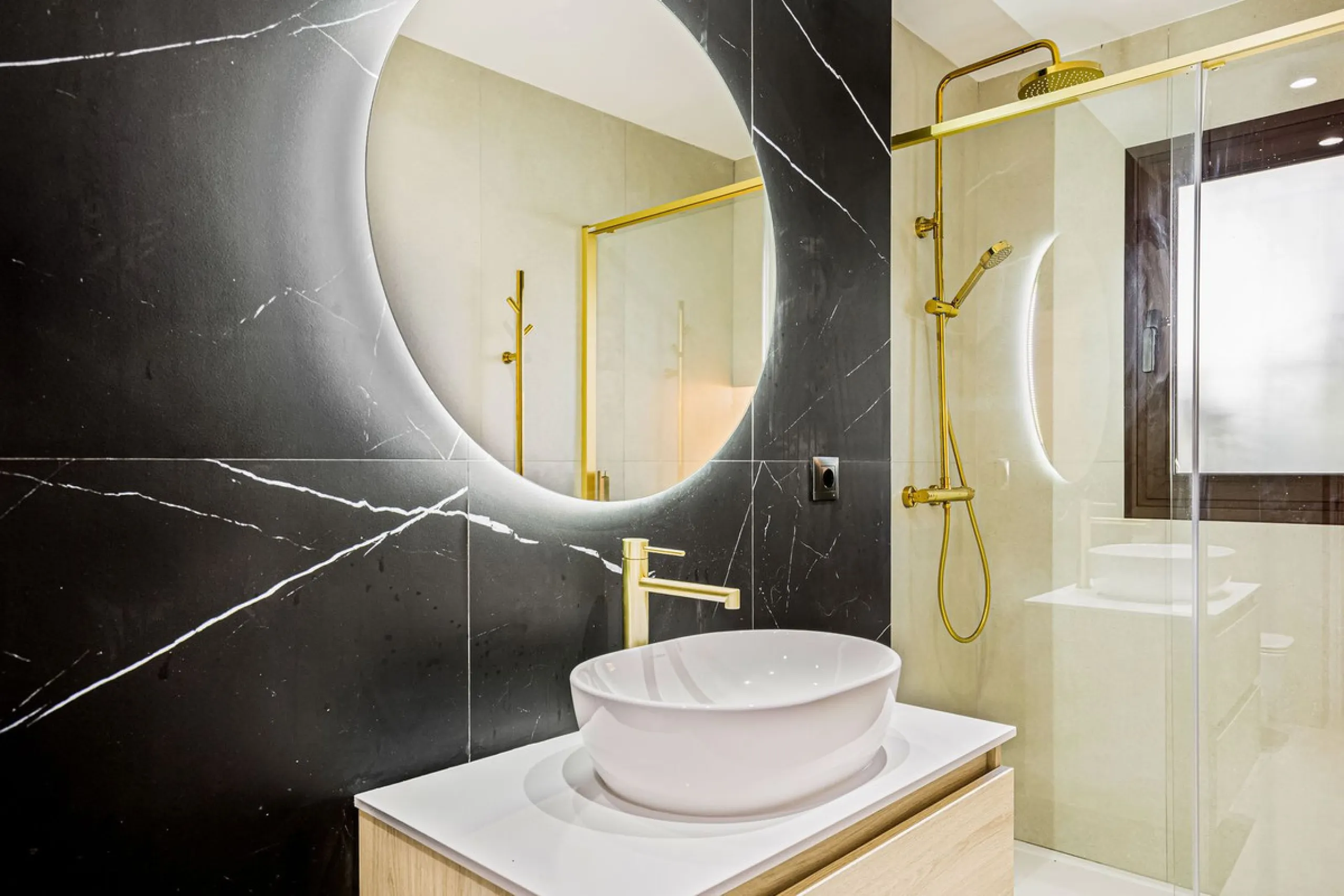 Modern 4-Bedroom Ground-Floor Apartment, Villa Marina (Puerto Banús)