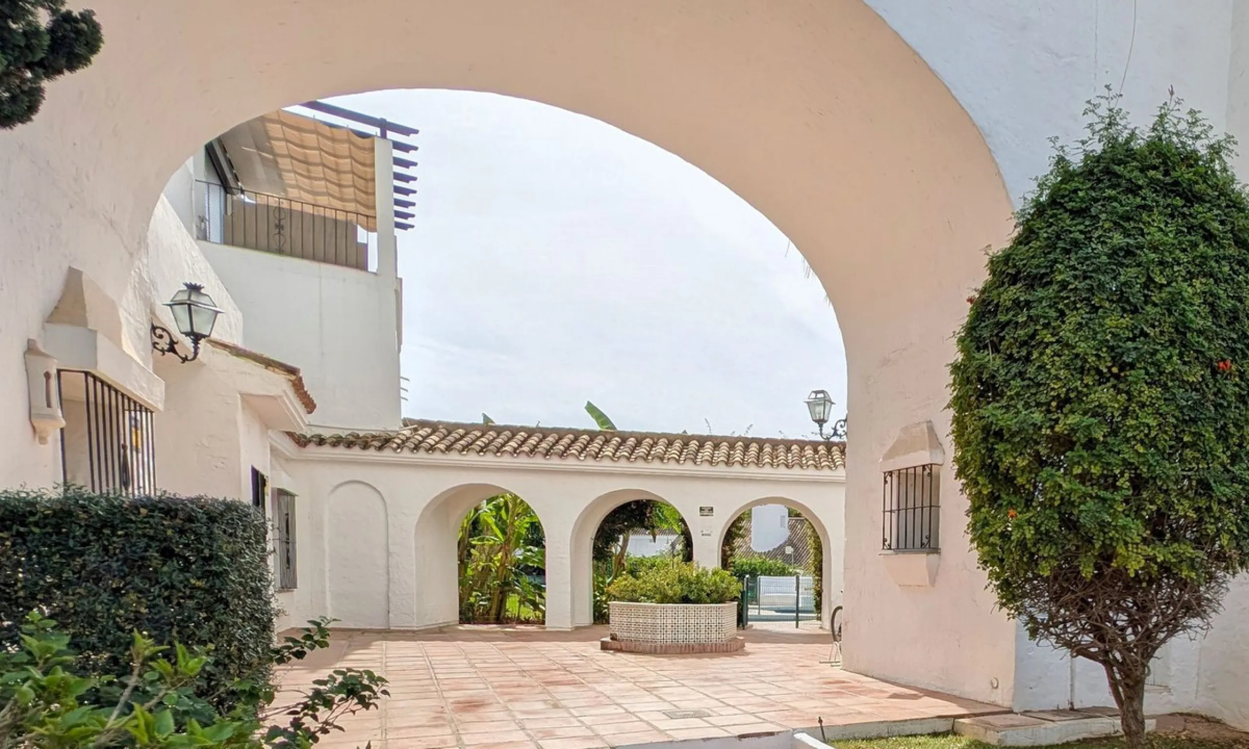 Modern 4-Bedroom Ground-Floor Apartment, Villa Marina (Puerto Banús)
