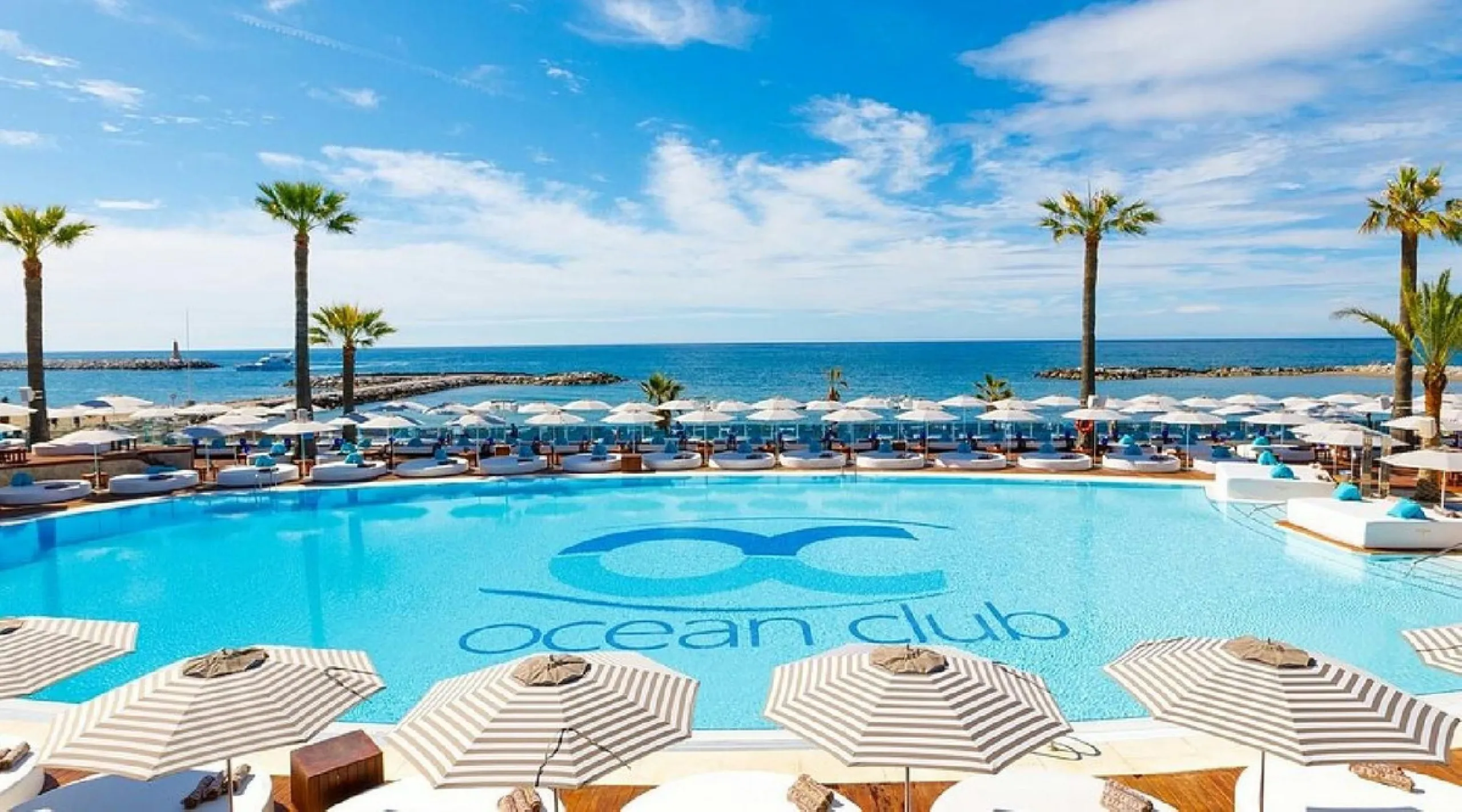 Modern 4-Bedroom Ground-Floor Apartment, Villa Marina (Puerto Banús)
