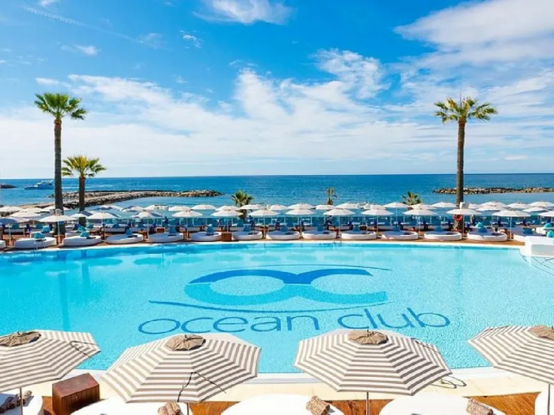 Modern 4-Bedroom Ground-Floor Apartment, Villa Marina (Puerto Banús)