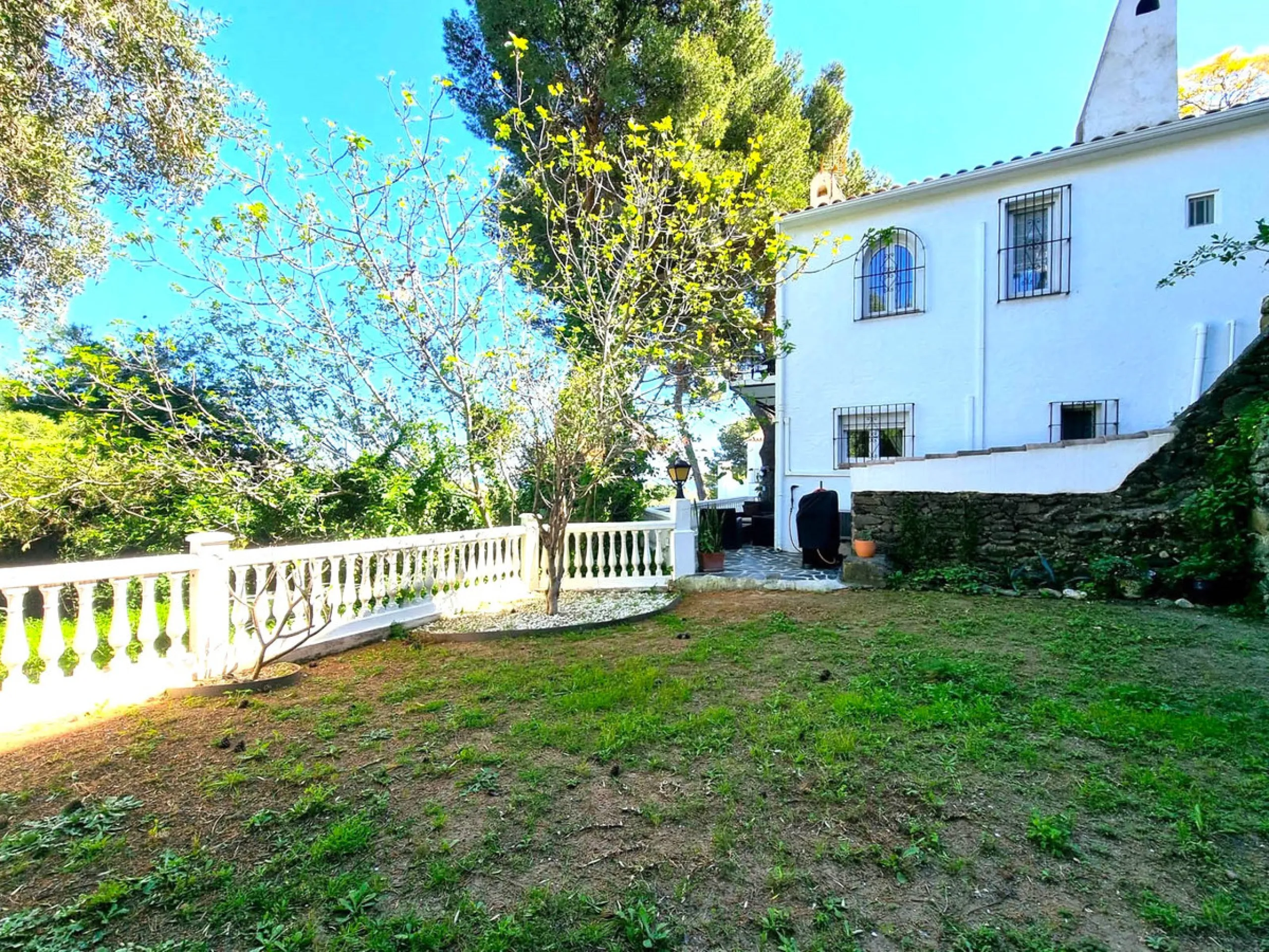 House - Semi-Detached House в продаже в Benalmadena, Málaga. В доме 2 спален и 2 ванных комнат. Площадь дома 93 м². Площадь участка 101 м²