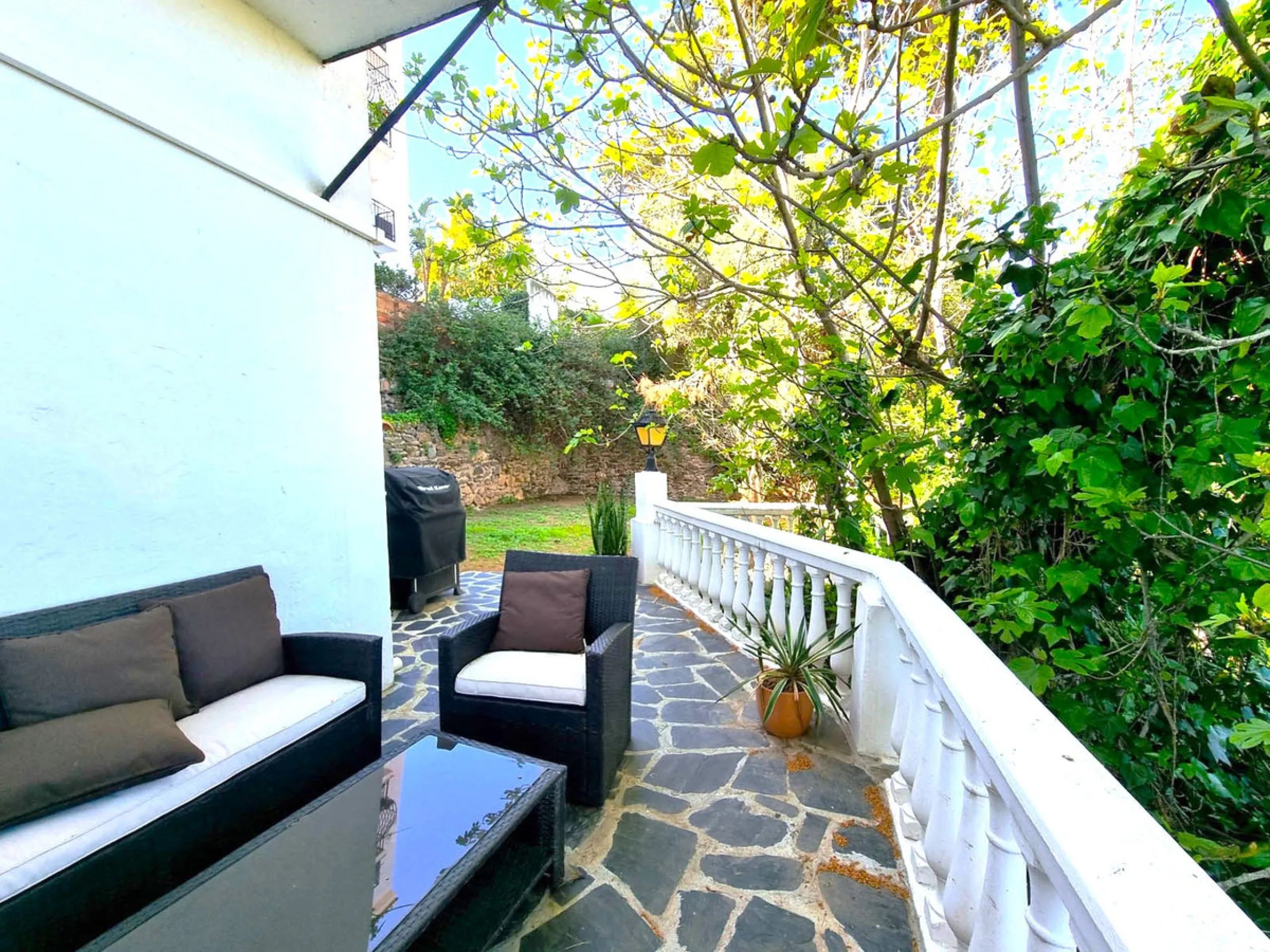 House - Semi-Detached House в продаже в Benalmadena, Málaga. В доме 2 спален и 2 ванных комнат. Площадь дома 93 м². Площадь участка 101 м²