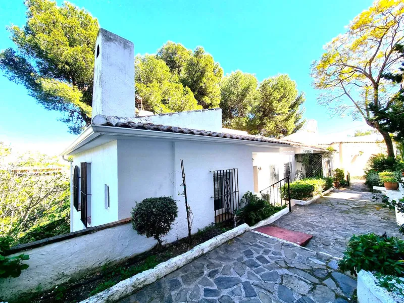 House - Semi-Detached House в продаже в Benalmadena, Málaga. В доме 2 спален и 2 ванных комнат. Площадь дома 93 м². Площадь участка 101 м²