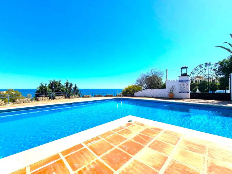 House - Semi-Detached House в продаже в Benalmadena, Málaga. В доме 2 спален и 2 ванных комнат. Площадь дома 93 м². Площадь участка 101 м²