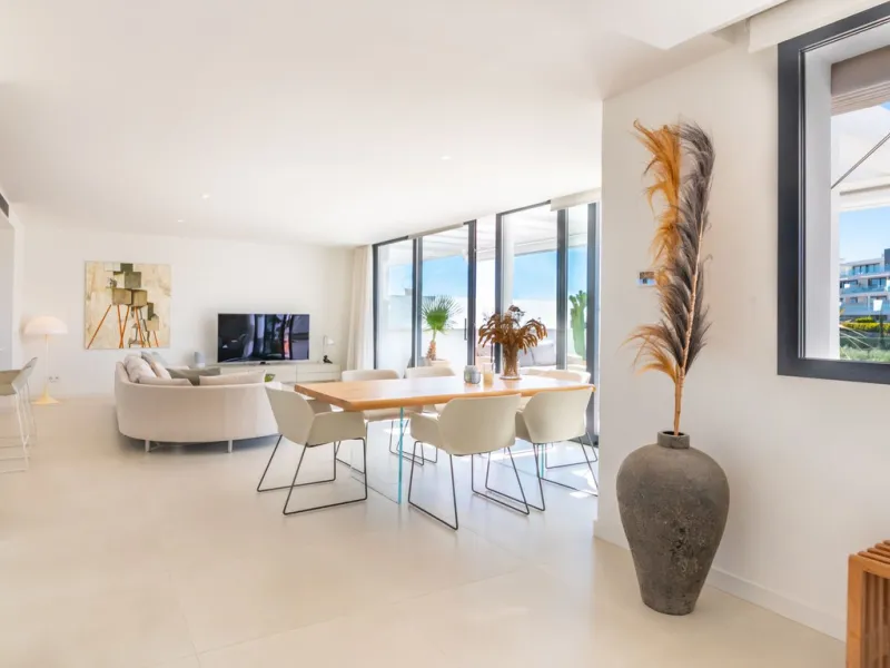 Exclusive Penthouse in Higuerón – Luxury Living on One Level