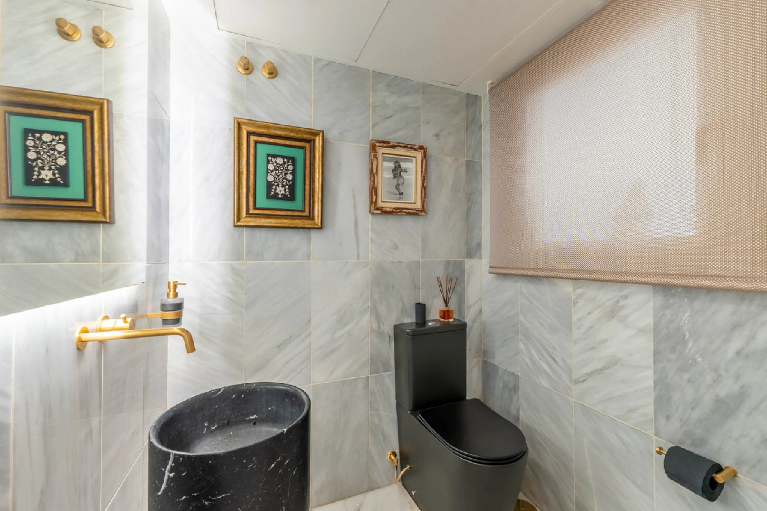 House - Semi-Detached House в продаже в Benahavís, Málaga. В доме 2 спален и 3 ванных комнат. Площадь дома 375 м². Площадь участка 775 м²