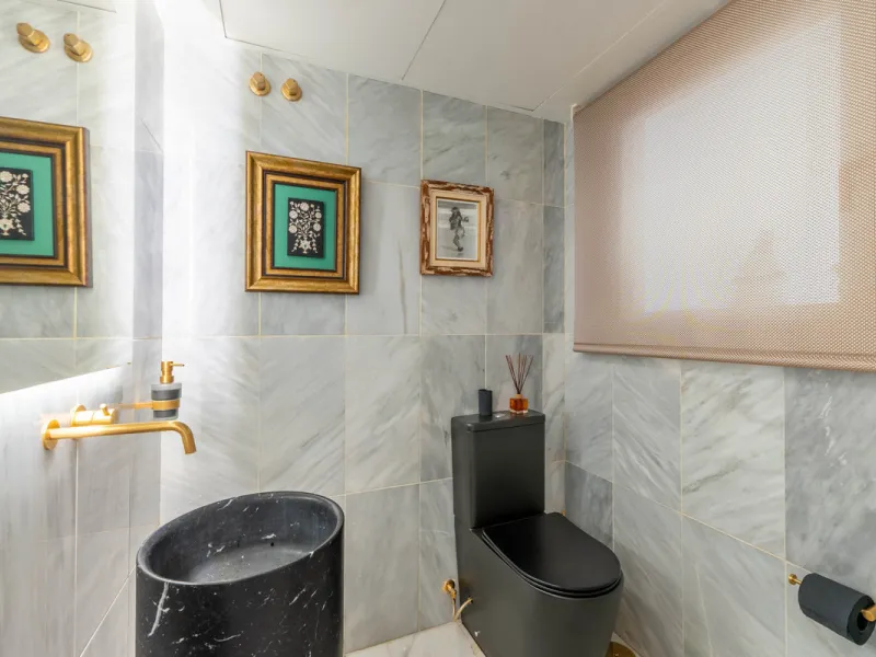 House - Semi-Detached House в продаже в Benahavís, Málaga. В доме 2 спален и 3 ванных комнат. Площадь дома 375 м². Площадь участка 775 м²