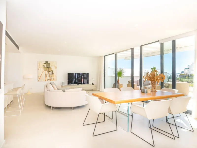 Exclusive Penthouse in Higuerón – Luxury Living on One Level