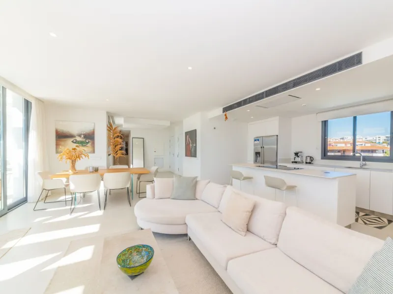 Exclusive Penthouse in Higuerón – Luxury Living on One Level