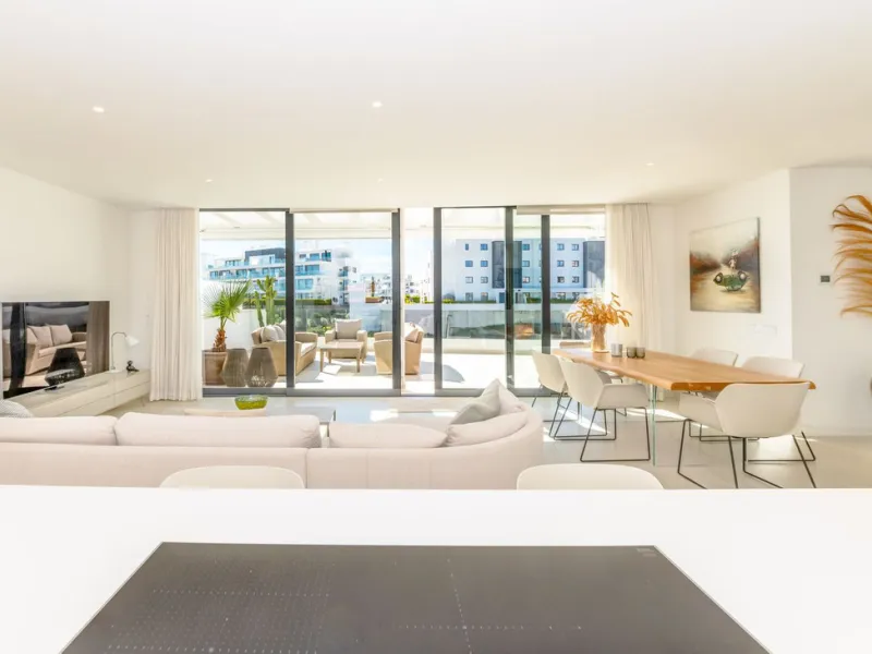 Exclusive Penthouse in Higuerón – Luxury Living on One Level