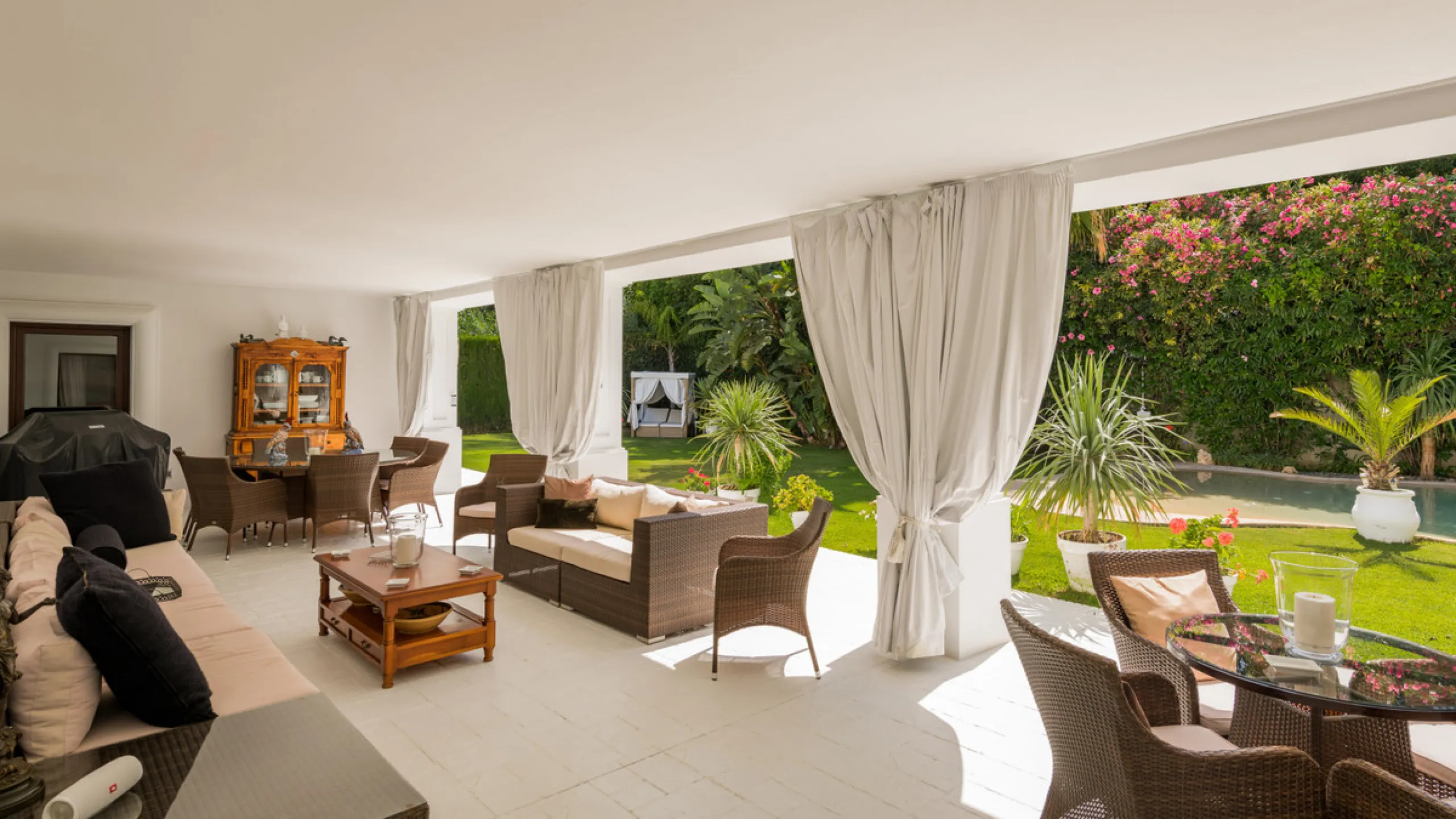Impressive luxurious Andalusian style villa on the Atalaya beachside, a few steps from the beach.