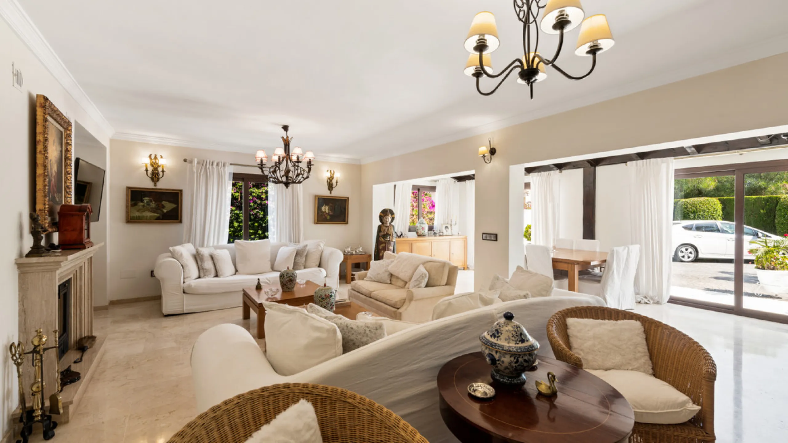 Impressive luxurious Andalusian style villa on the Atalaya beachside, a few steps from the beach.