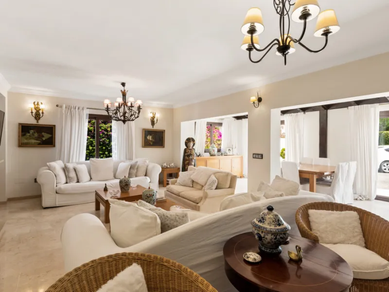 Impressive luxurious Andalusian style villa on the Atalaya beachside, a few steps from the beach.
