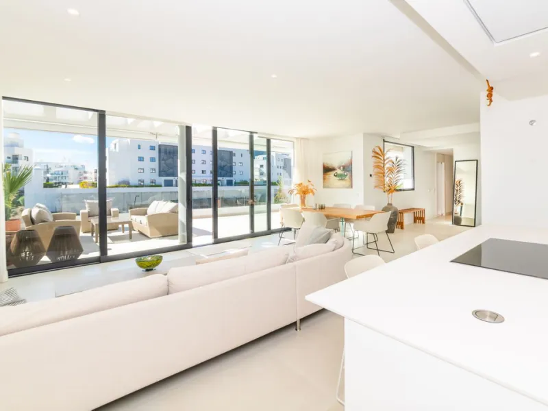 Exclusive Penthouse in Higuerón – Luxury Living on One Level