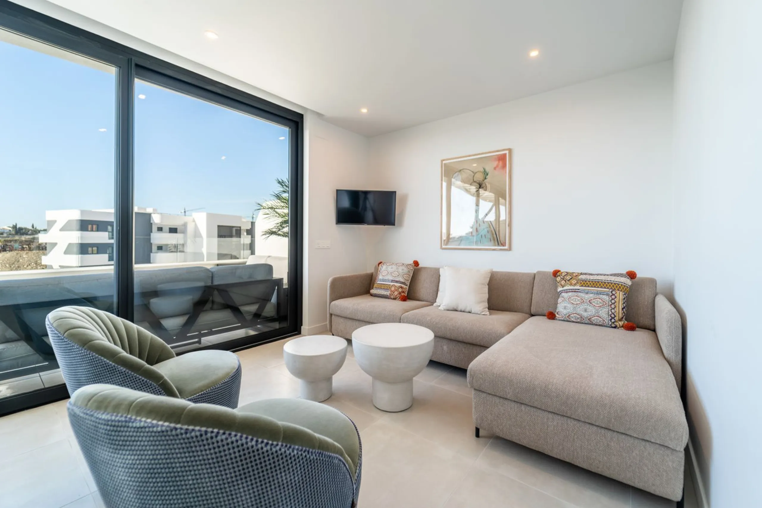 2-Bedroom / 1-Bathroom Apartment