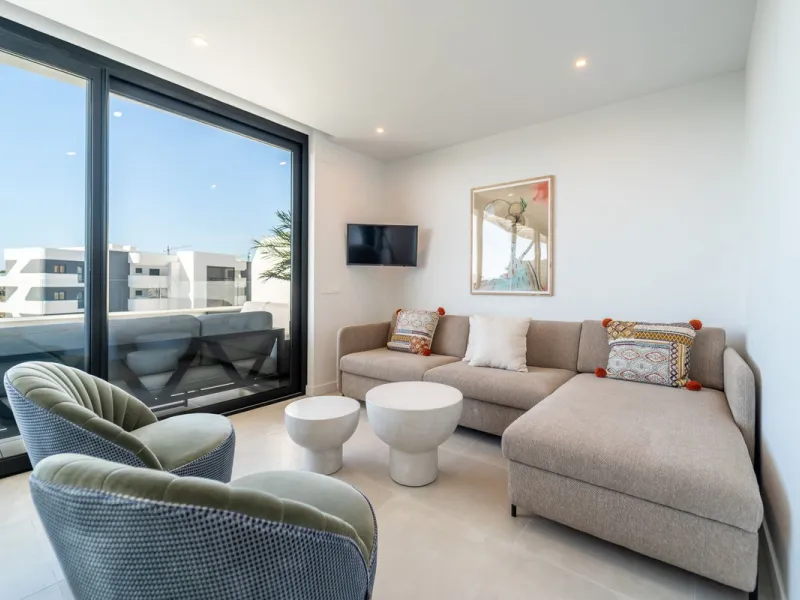 2-Bedroom / 1-Bathroom Apartment
