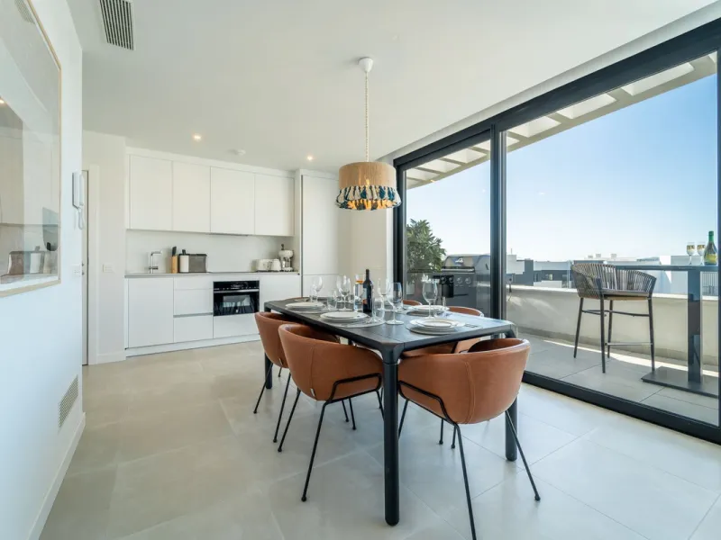 2-Bedroom / 1-Bathroom Apartment