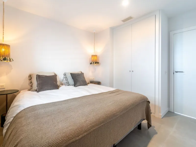 2-Bedroom / 1-Bathroom Apartment