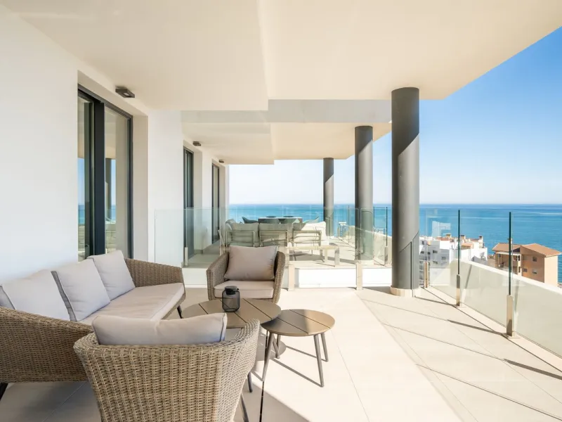 Apartment - Middle Floor Apartment в продаже в Fuengirola, Málaga. В доме 2 спален и 2 ванных комнат. Площадь дома 69 м²