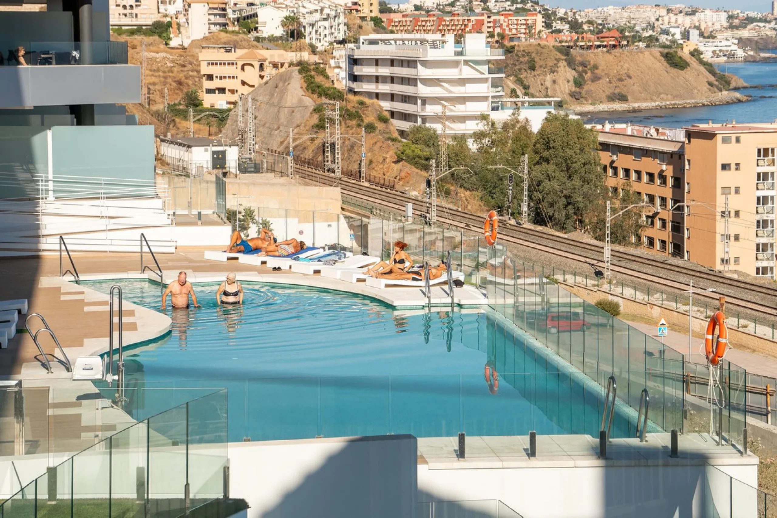 Apartment - Middle Floor Apartment в продаже в Fuengirola, Málaga. В доме 2 спален и 2 ванных комнат. Площадь дома 69 м²