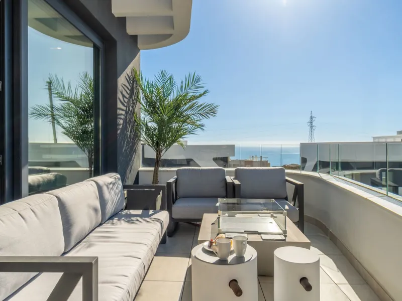 2-Bedroom / 2-Bathroom Apartment