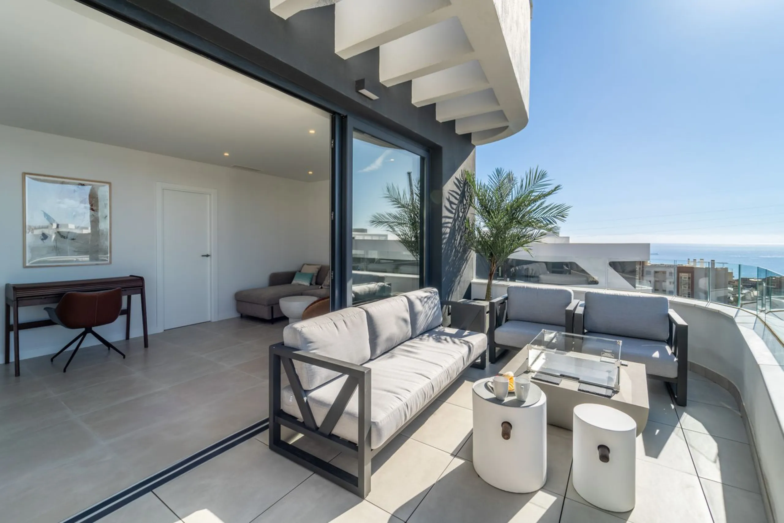 2-Bedroom / 2-Bathroom Apartment