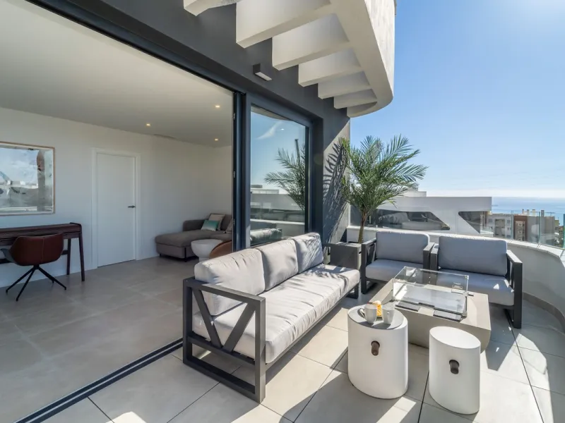 2-Bedroom / 2-Bathroom Apartment