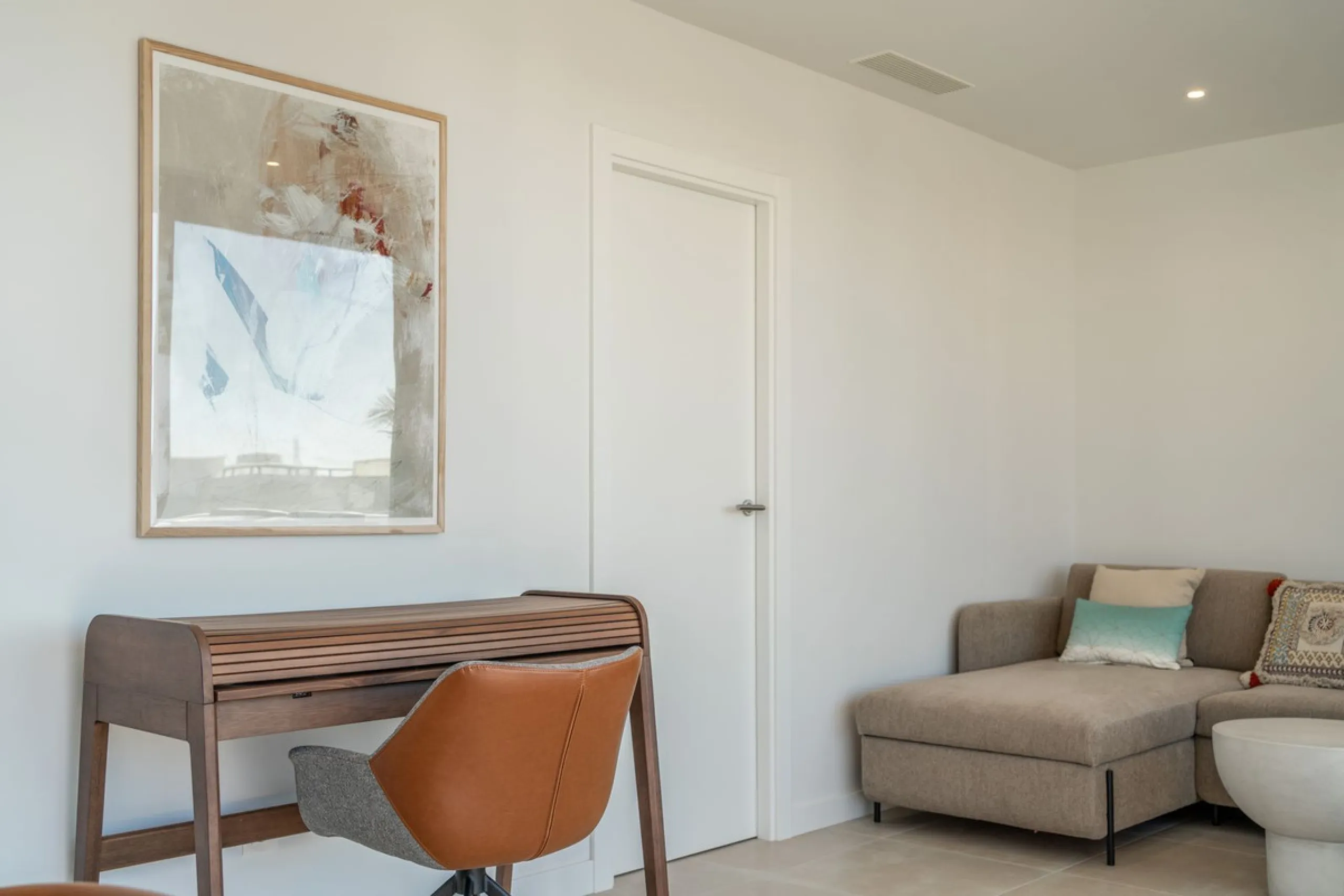2-Bedroom / 2-Bathroom Apartment
